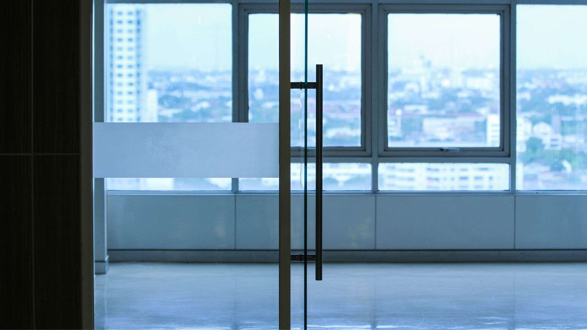 how commercial glass helps reduce energy costs hero